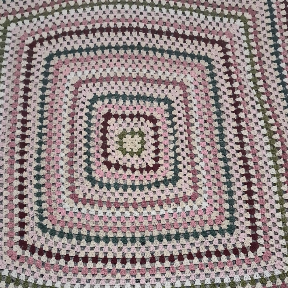 Multicolor Crochet Table Linen - Picture 2 of 5